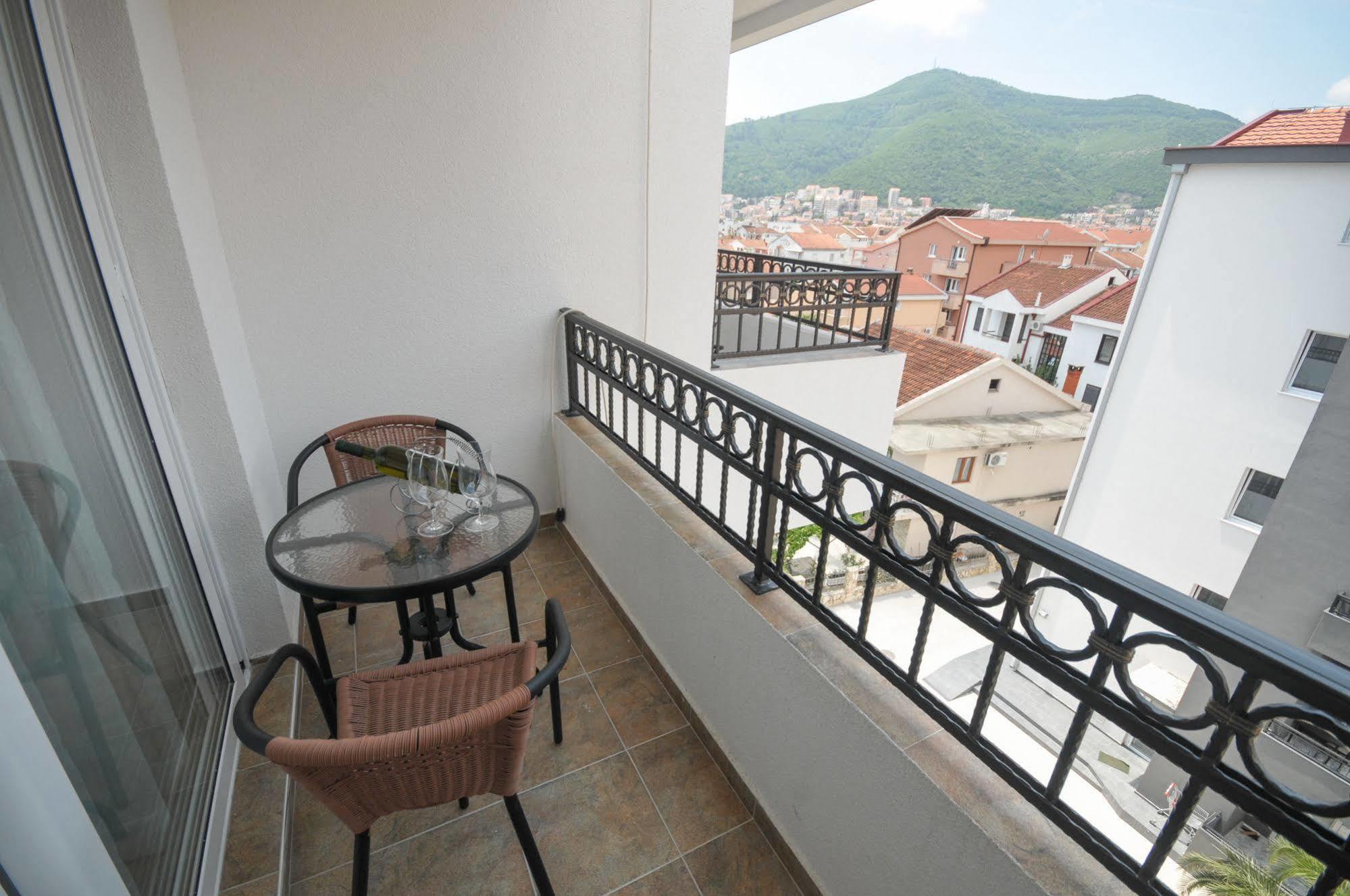 Apartment Ana Budva Exterior photo